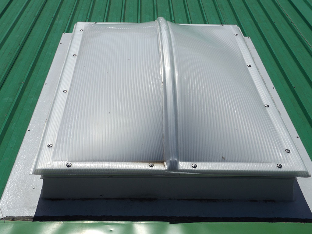 Trapă cu cupolă din două bucăți