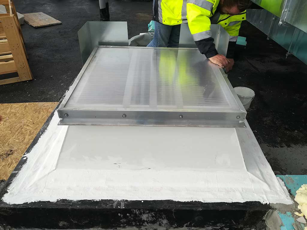 Trapă de fum clădire birouri