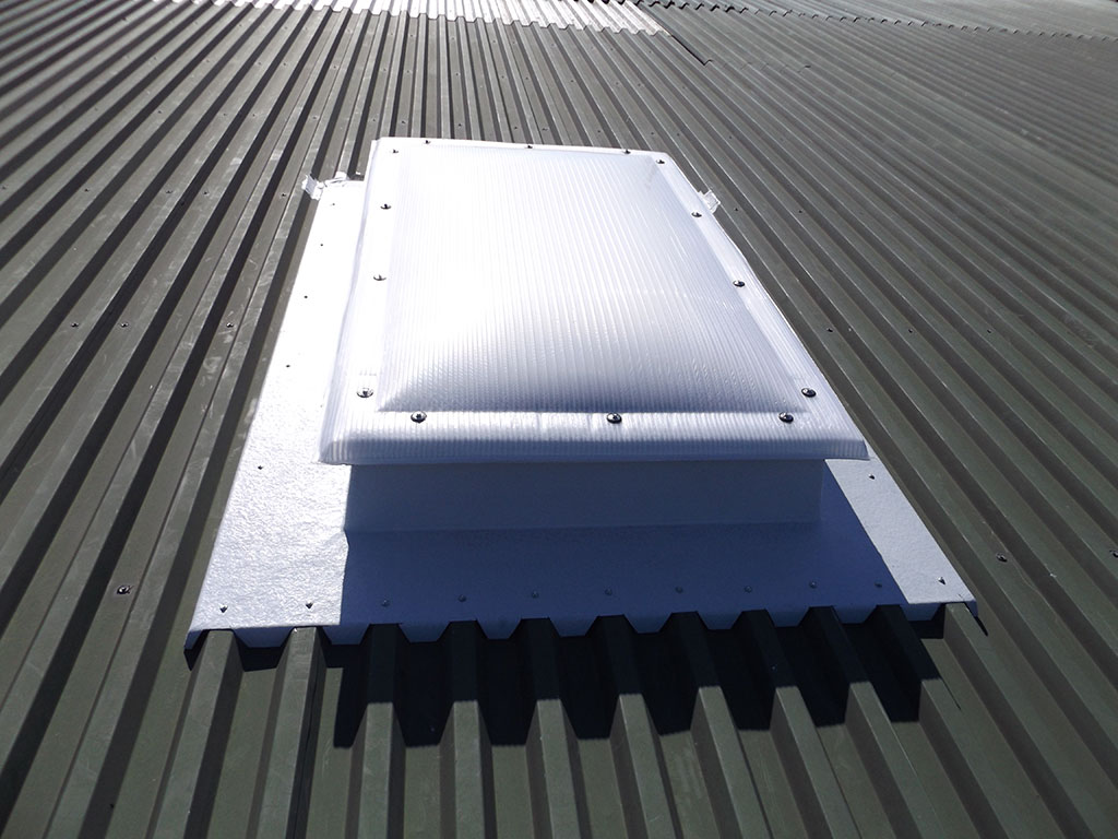 Trape centru comercial în câmp